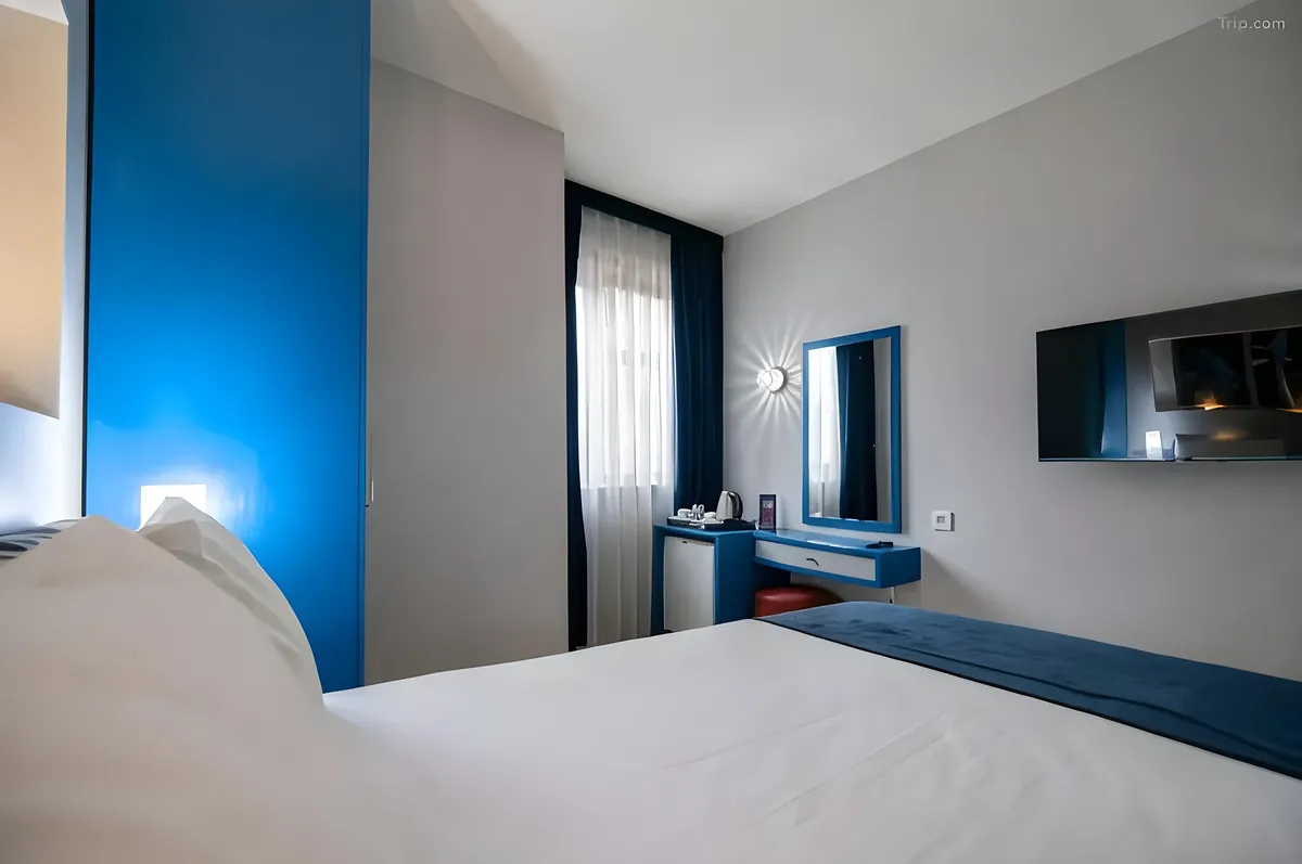 The Comfort Double at Lapis Inn