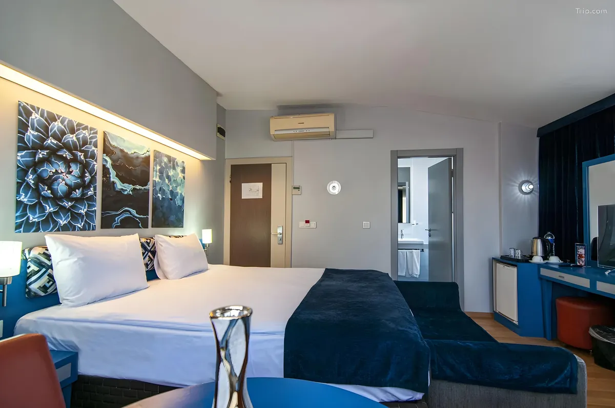 The Deluxe Room at Lapis Inn